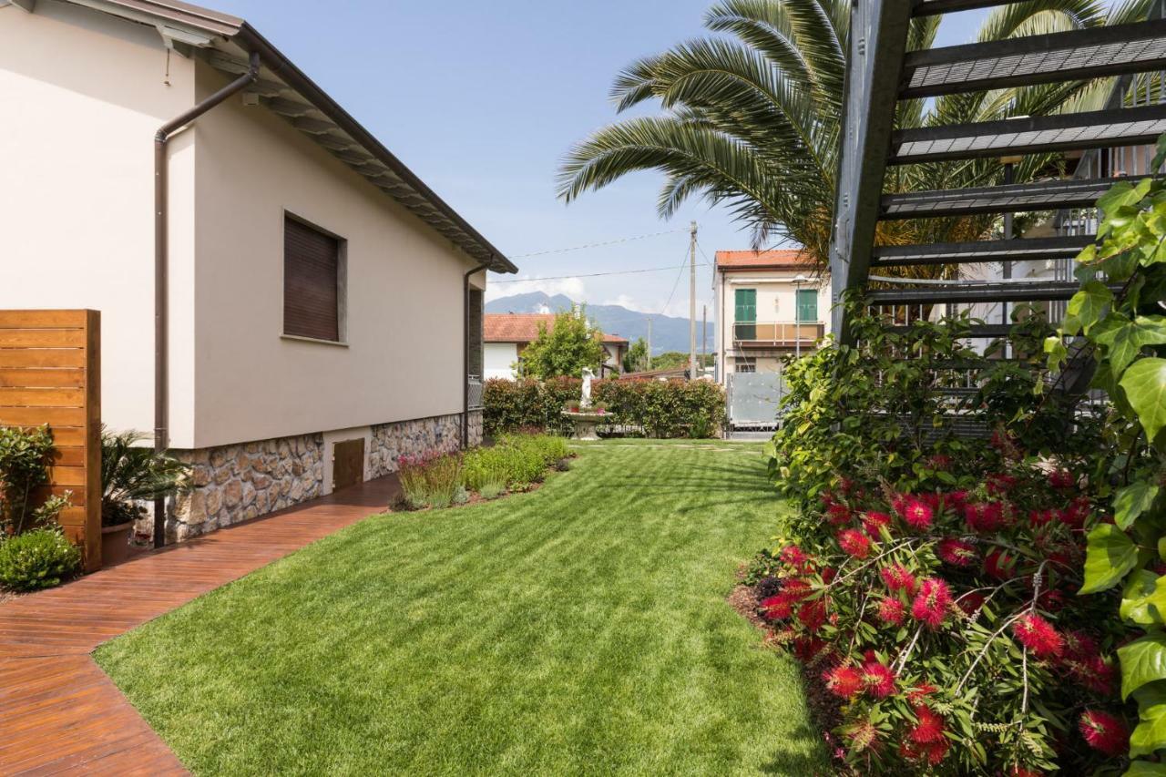 Hotel Luna Marina di Massa Esterno foto